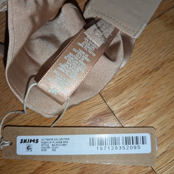 NWT SKIMS ULTIMATE PUSH UP NIPPLE BRA IN SAND - Picture 7 of 7